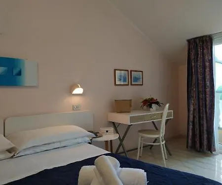 Tre Rose Отель Римини